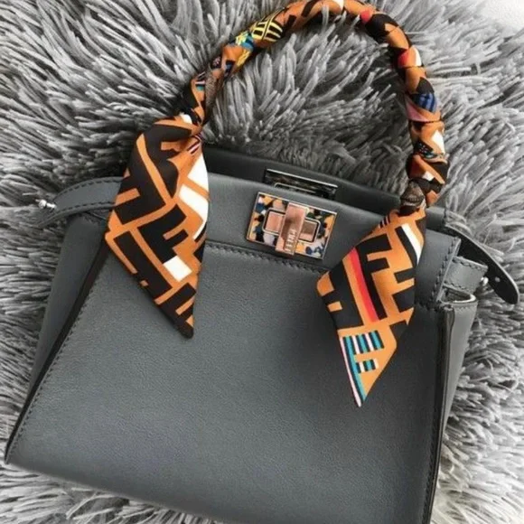 NEW Tosca belted gray handbag - Picture 5 of 5